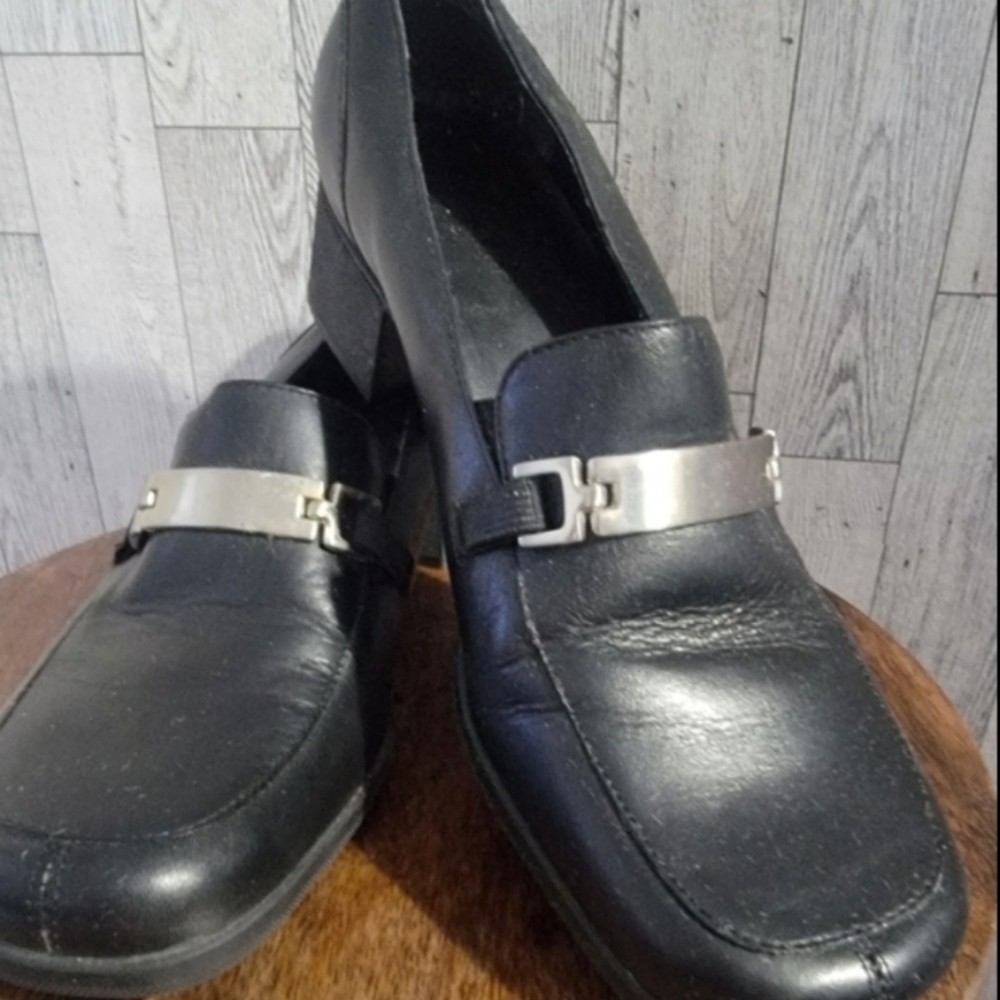 Naturalize black slip on dress shoes size 8